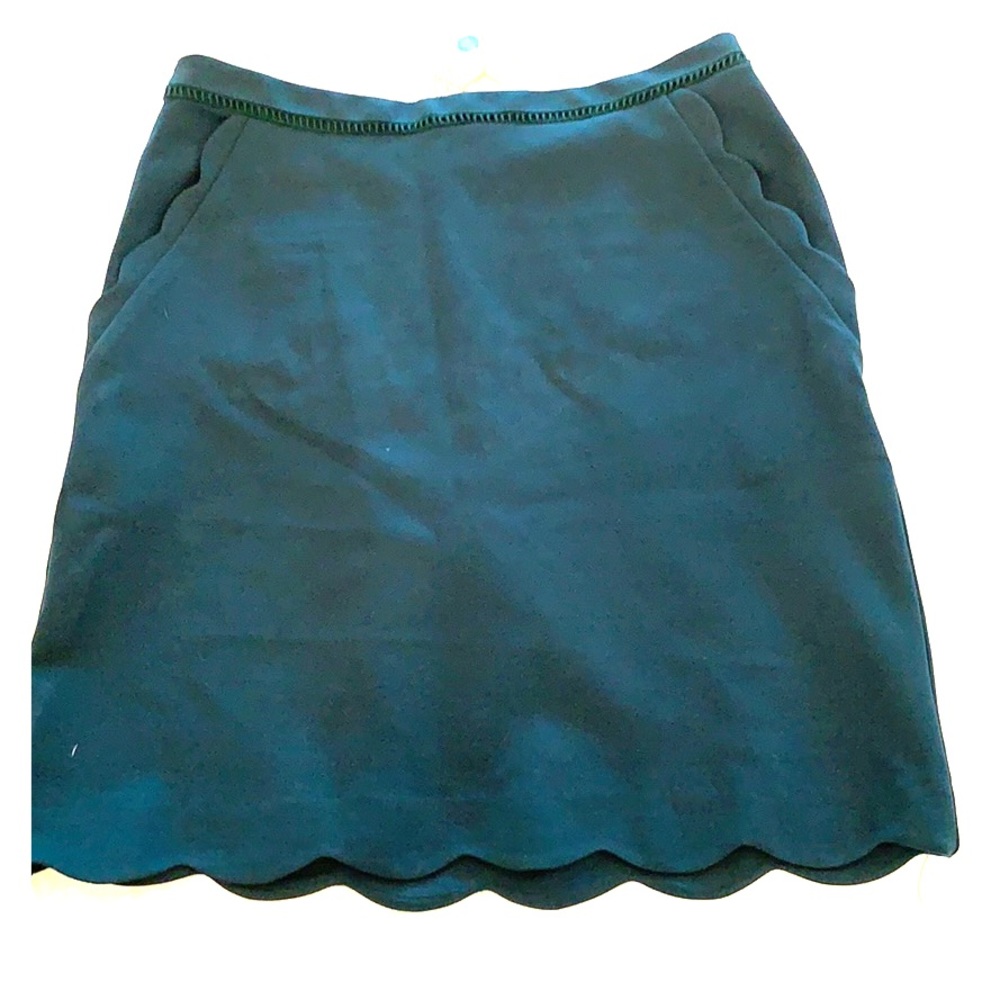 Scallop hem skirt